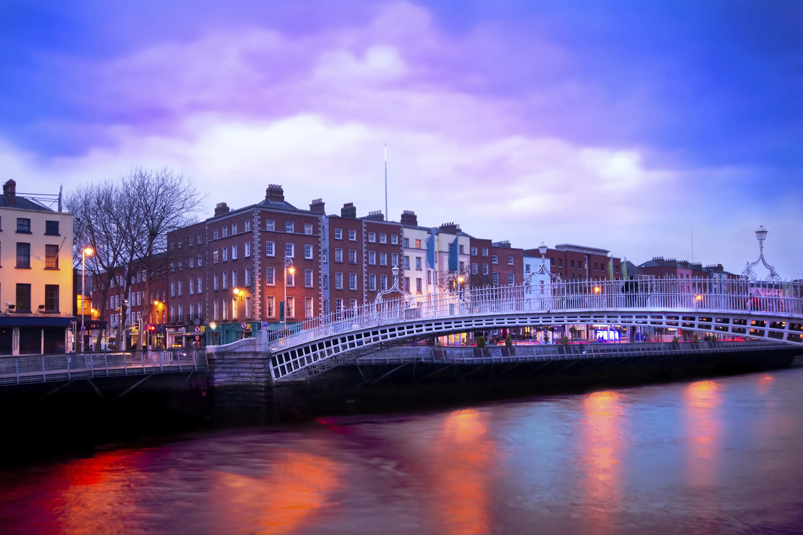 Ha'penny Bridge Dublin at night - Iconic Dublin landmark